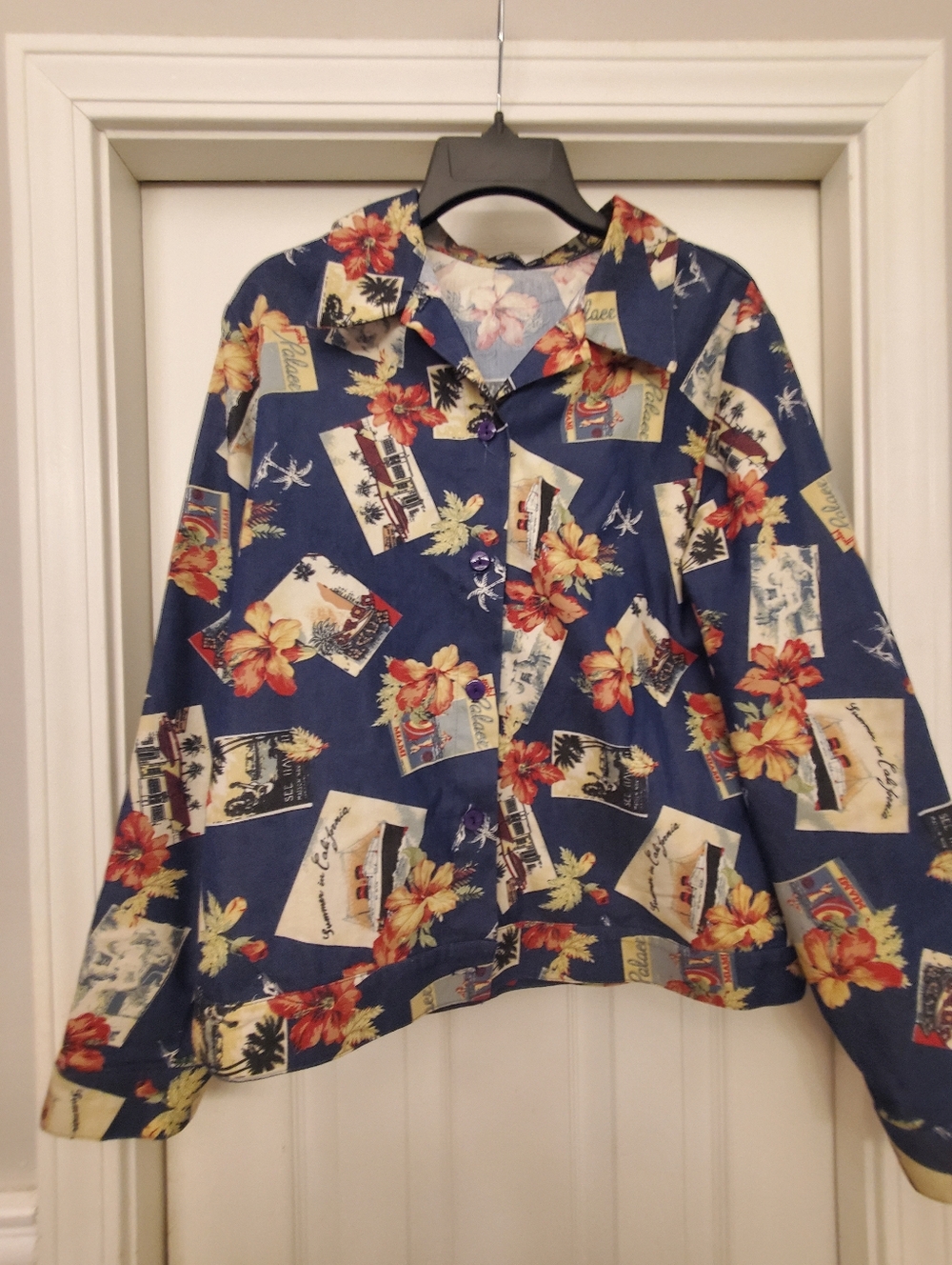 Softwear By Mark Singer Travel Themed Button-Up Top Size M